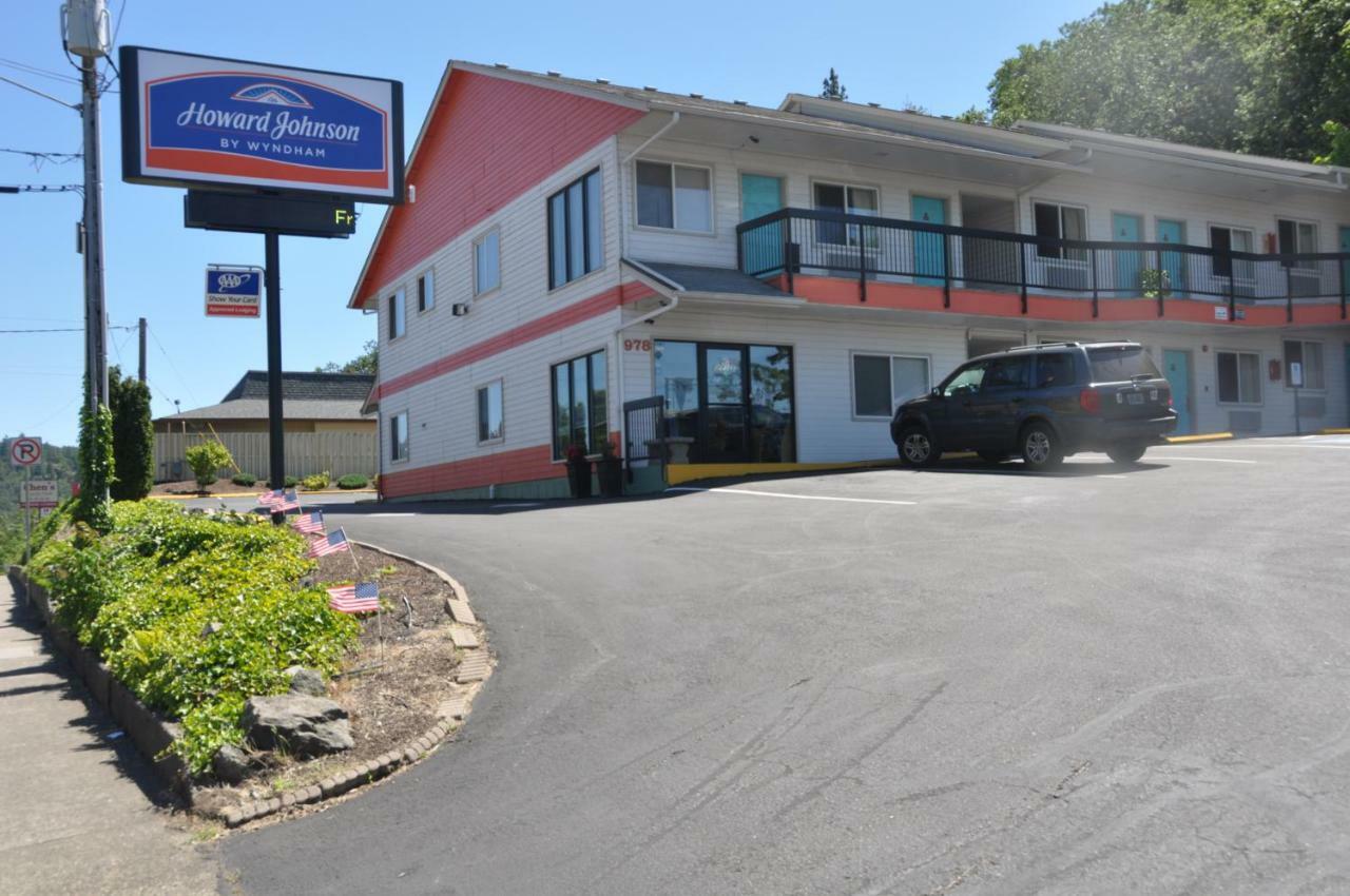 Howard Johnson By Wyndham Roseburg Exterior photo