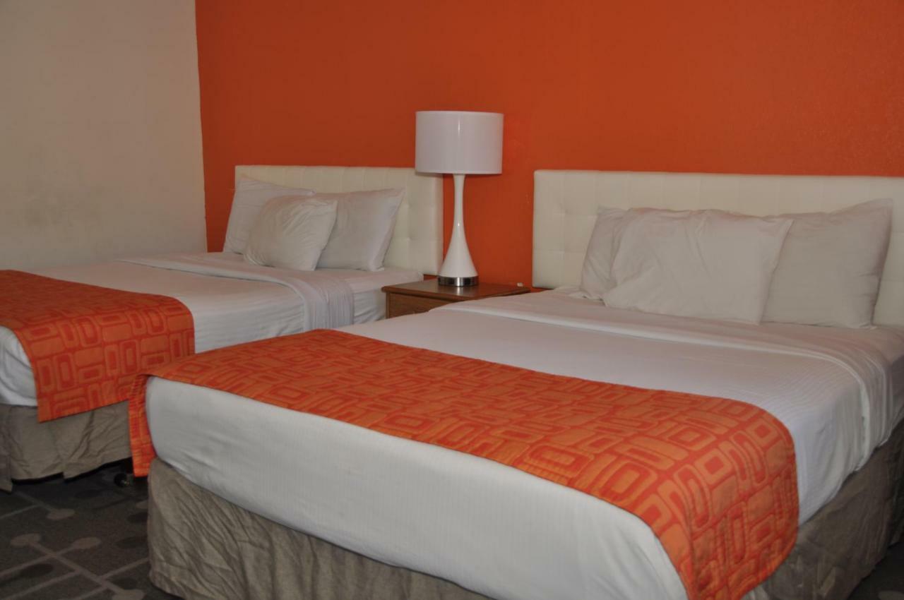 Howard Johnson By Wyndham Roseburg Exterior photo