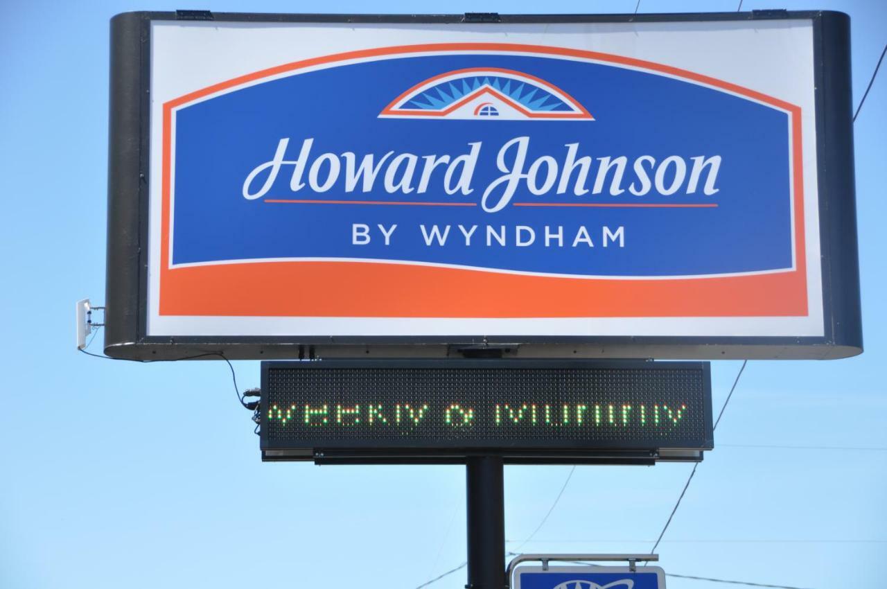 Howard Johnson By Wyndham Roseburg Exterior photo